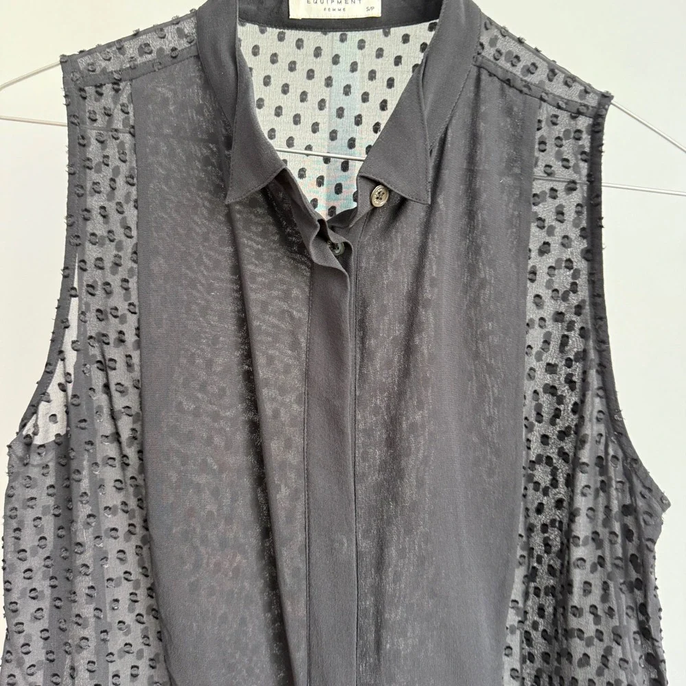Equipment 100% Silk Femme Luxury‎ Minimalist Black Sleeveless Silk Blouse sz S - Picture 2 of 8